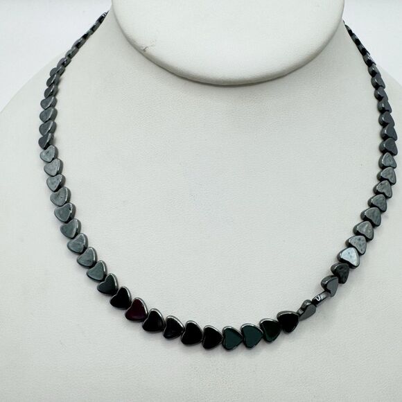 Vintage Hematite Heart Beaded Necklace  Barrel Clasp 16” - Picture 7 of 9